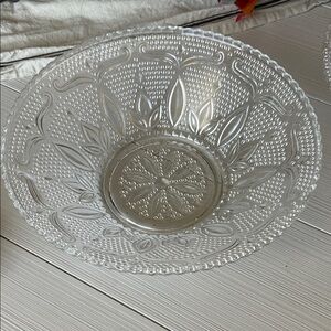 Large Federal Glass Hertiage from 1940’s.Elegant  Glass Decorative Bowl set of 2